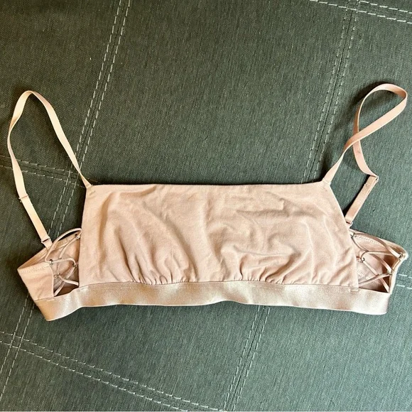 Pink Aerie Bra - Picture 5 of 8